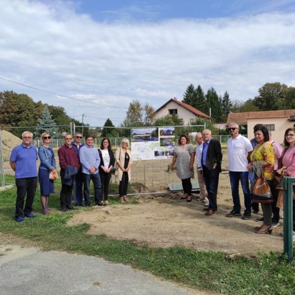 119977902_323892382027807_4091286709707247147_n_800_600_80_s_c1